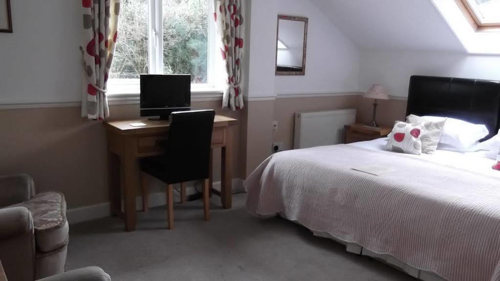 Lyndhurst Guest House Ulverston Bagian luar foto