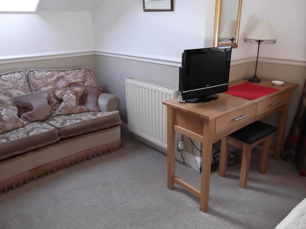 Lyndhurst Guest House Ulverston Bagian luar foto