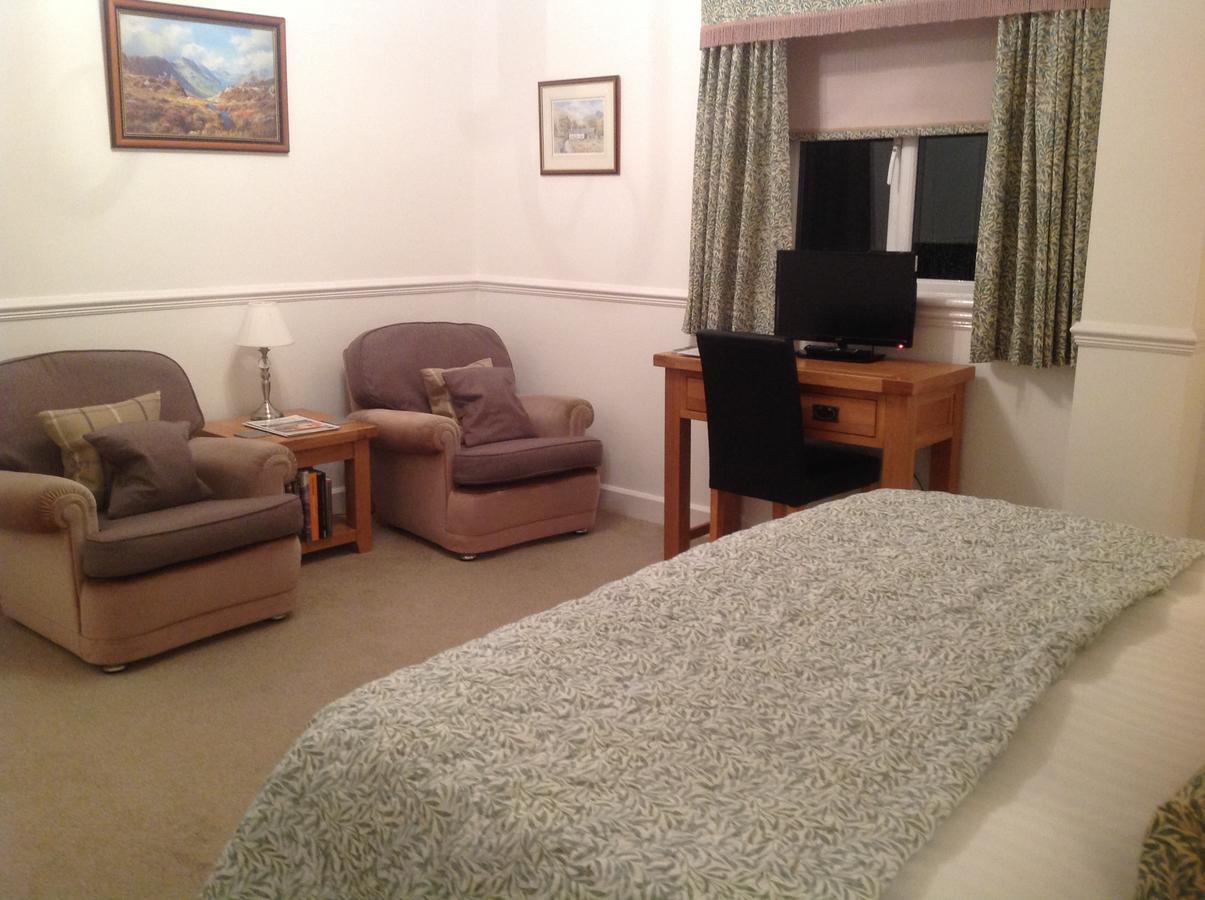 Lyndhurst Guest House Ulverston Bagian luar foto
