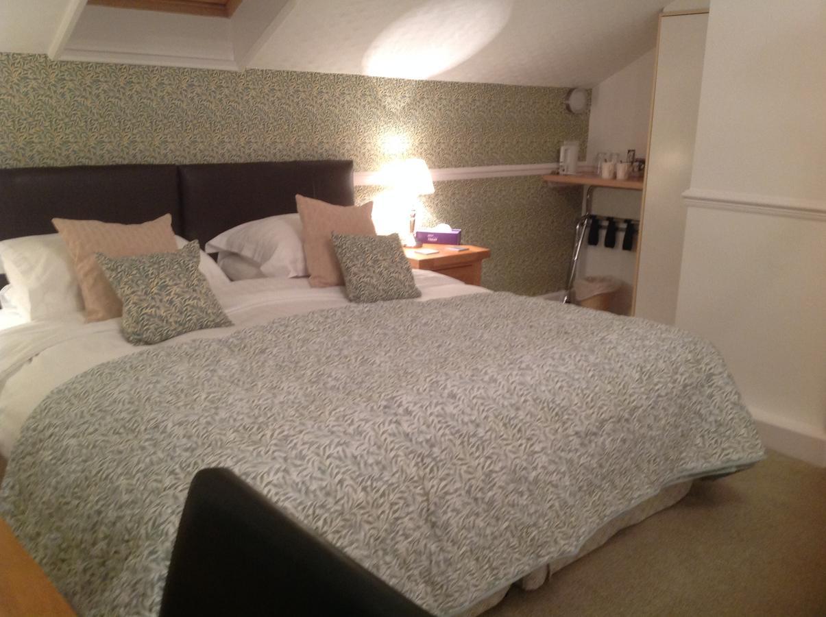 Lyndhurst Guest House Ulverston Bagian luar foto